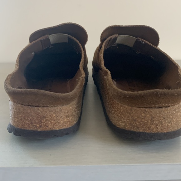 Birkenstock Buckley Clog in “Tea” Colored Suede - Picture 5 of 9